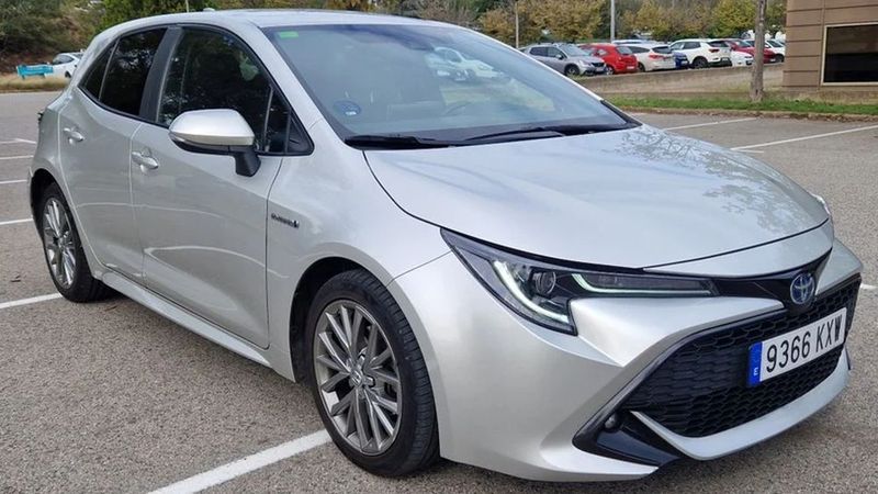 Toyota Corolla Hybrid • 2019 • 102,000 km 14