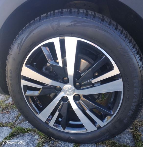 Peugeot 5008 • 2017 • 141,000 km 10