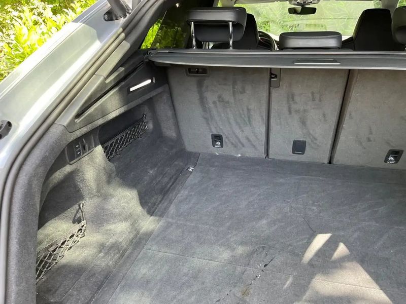 Audi Q8 • 2020 • 125,000 km 3