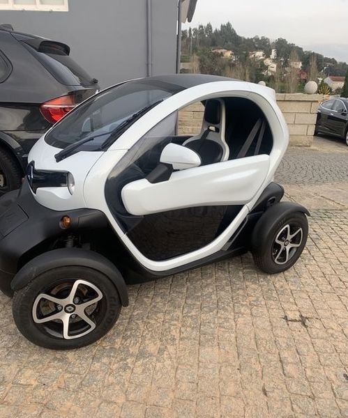 Renault Twingo • 2009 • 26,526 km 3