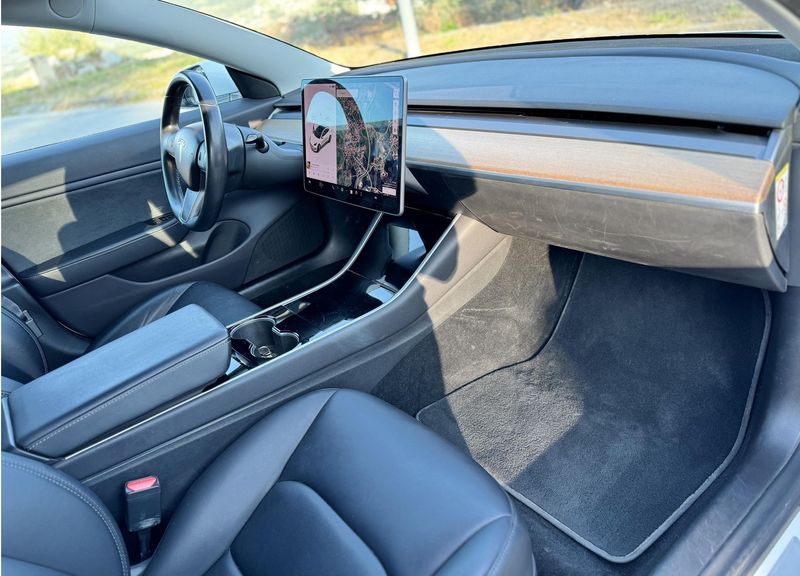 Tesla Model 3 • 2019 • 110,000 km 5