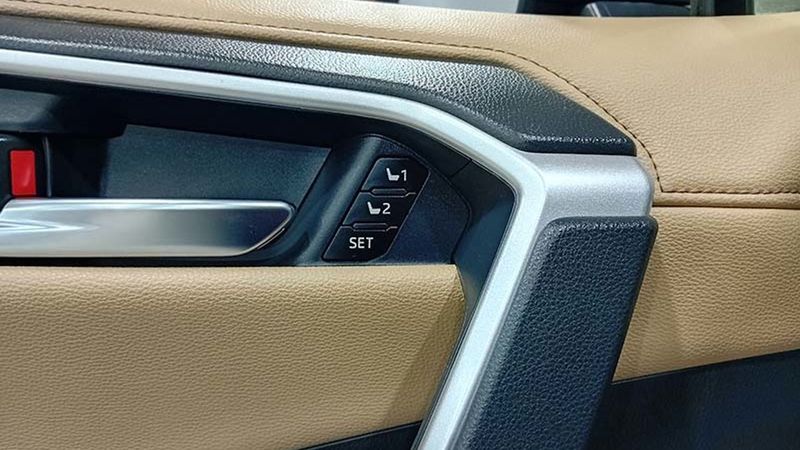 Toyota RAV4 Hybrid • 2020 • 10,501 km 14