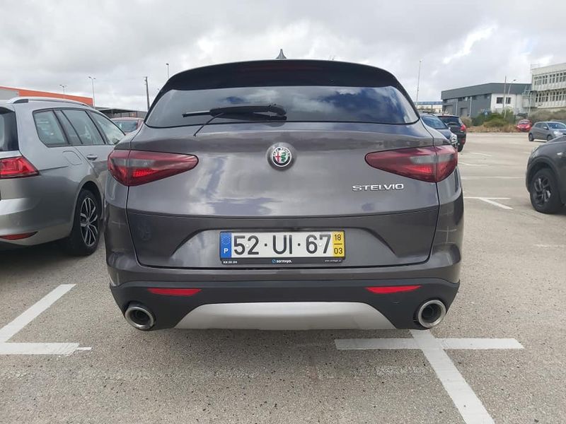 Alfa Romeo Stelvio • 2018 • 60,000 km 4