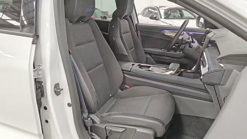 Renault Espace • 2024 • 21,647 km 19