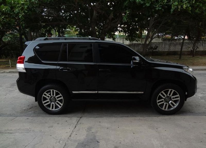 Toyota Land Cruiser • 2011 • 145,000 km 3