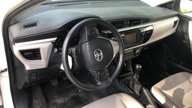 Toyota Corolla XEI • 2015 • 60,000 km 3