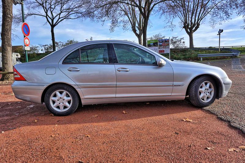 Mercedes-Benz 200 E • 2002 • 203,000 km 1