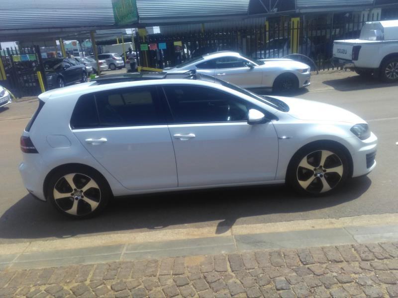 Volkswagen Golf • 2018 • 69,820 km 2