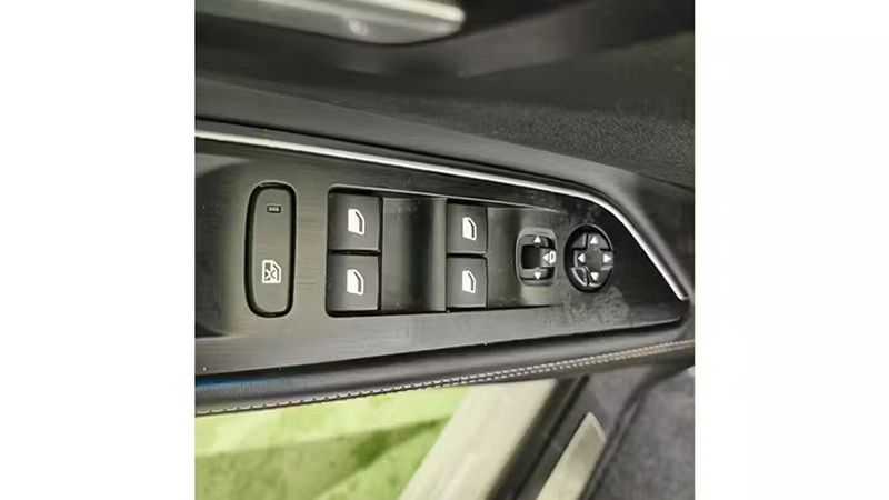 Peugeot 5008 • 2018 • 55,398 km 19