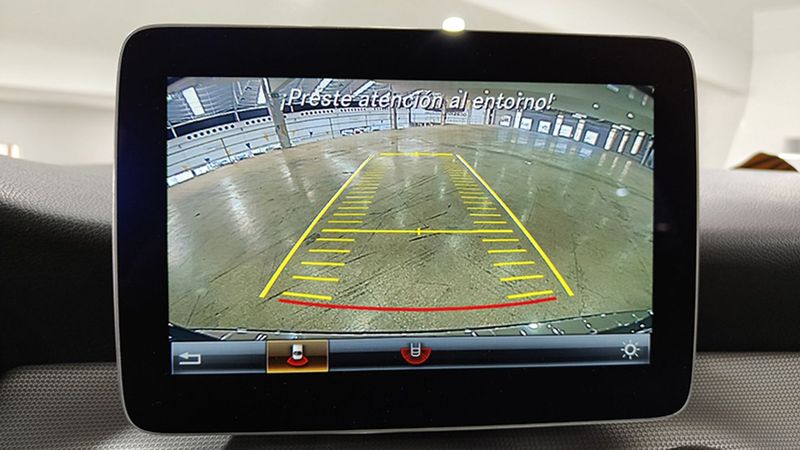 Mercedes-Benz GLA • 2018 • 82,000 km 5