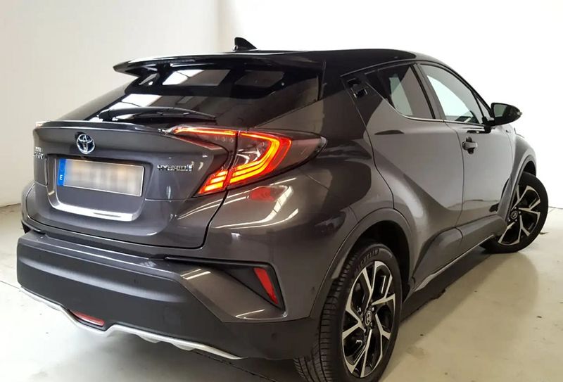 Toyota C-HR • 2018 • 51,000 km 3