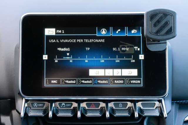 Renault Mégane • 2018 • 32,000 km 12