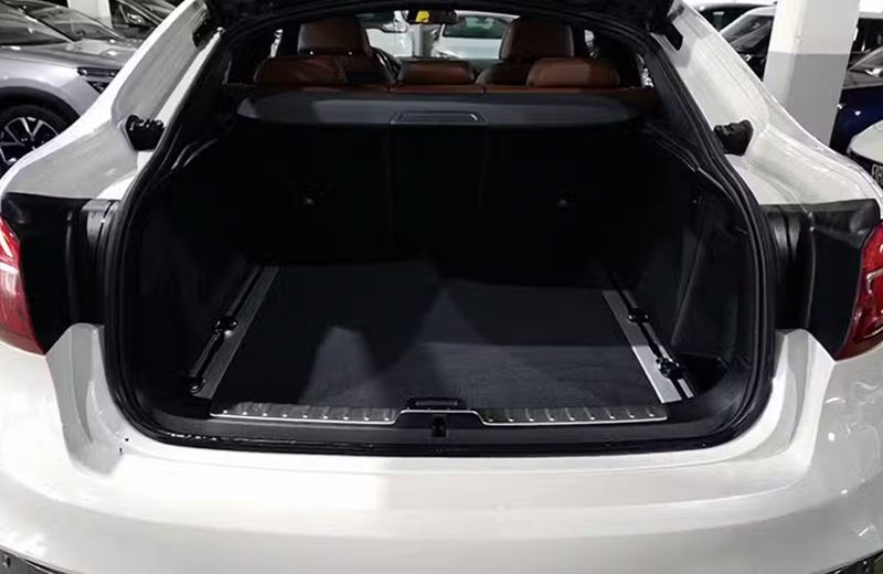 BMW X6 • 2017 • 90,955 km 10