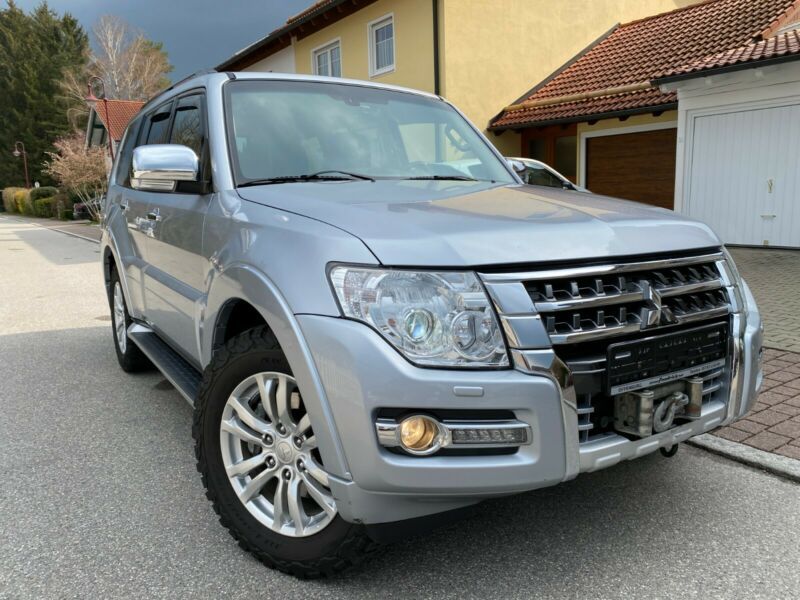 Mitsubishi Pajero • 2016 • 112,556 km 1