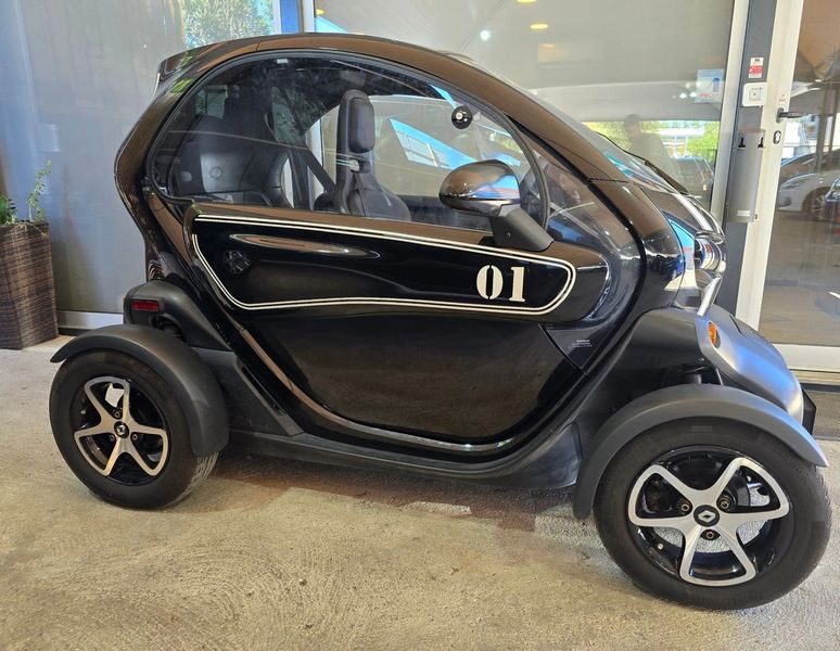 Renault Twingo • 2019 • 19,000 km 10