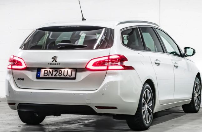 Peugeot 308 SW • 2015 • 104,000 km 3