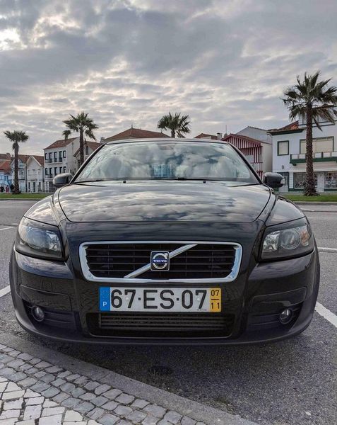 Volvo C30 • 2007 • 129,999 km 1