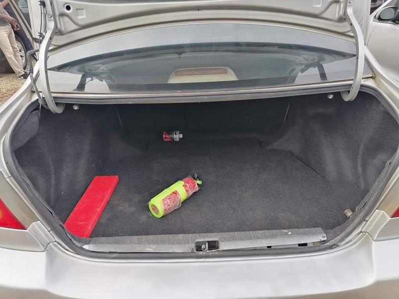 Toyota Corolla • 2005 • 900,000 km 3