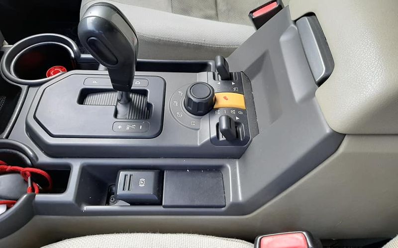 Land Rover Discovery • 2009 • 219,000 km 4