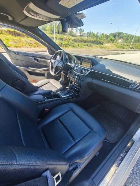 Mercedes-Benz E-320 • 2010 • 120,000 km 6