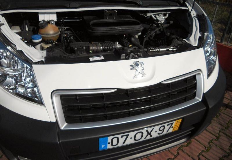 Peugeot 205 • 2014 • 170,000 km 3