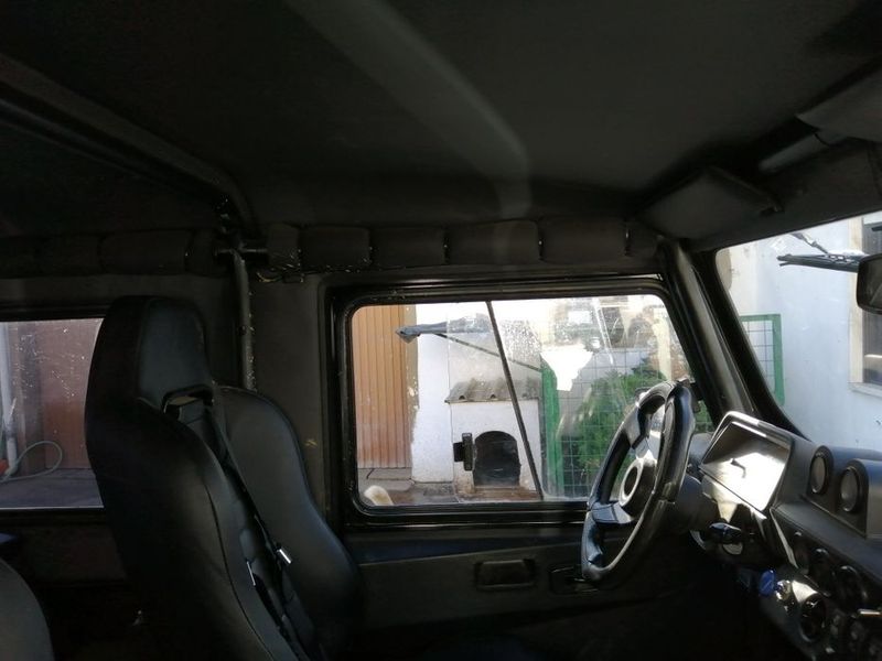 Land Rover LR2 • 1989 • 235,000 km 6