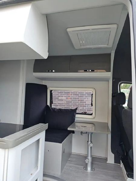 Mercedes-Benz Sprinter • 2019 • 72,000 km 9