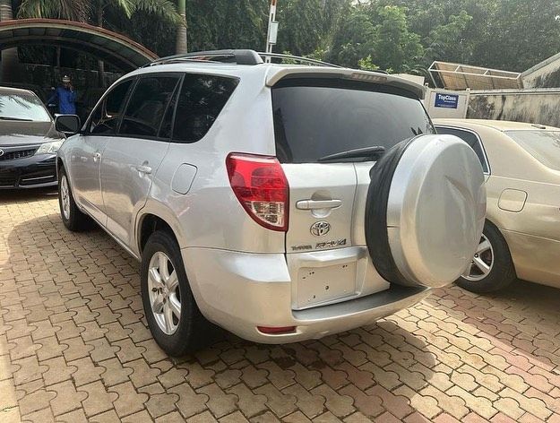 Toyota RAV4 • 2010 • 34 km 2