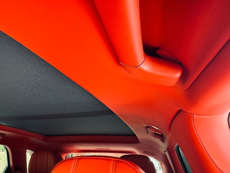 Bentley Bentayga • 2020 • 76,000 km 8