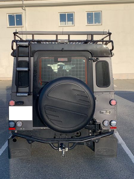 Land Rover Defender • 2016 • 17,000 km 5