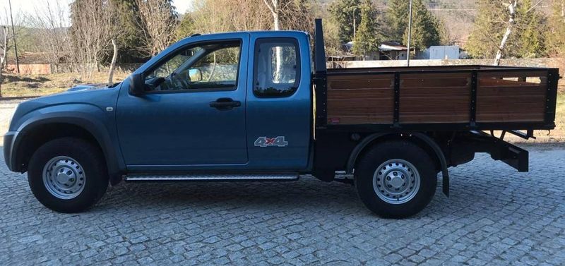 Isuzu D-MAX • 2011 • 200,000 km 3