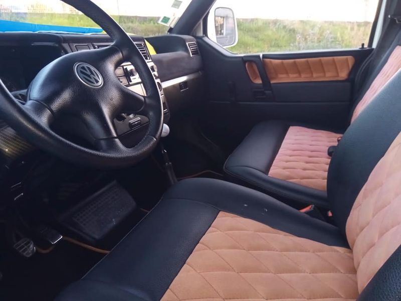 Volkswagen T5 Transporter Shuttle • 1999 • 90,000 km 2