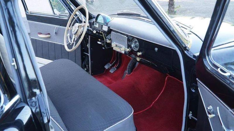 Mercedes-Benz E-Class • 1986 • 1,000 km 4