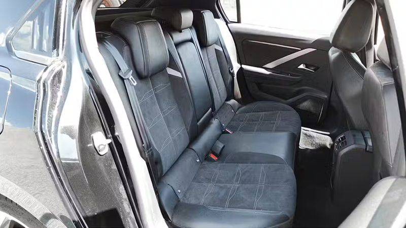 Opel Astra • 2023 • 36,060 km 10