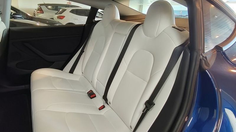 Tesla Model 3 • 2021 • 33,340 km 6