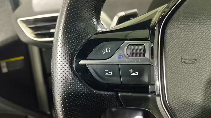 Peugeot 5008 • 2018 • 55,398 km 27