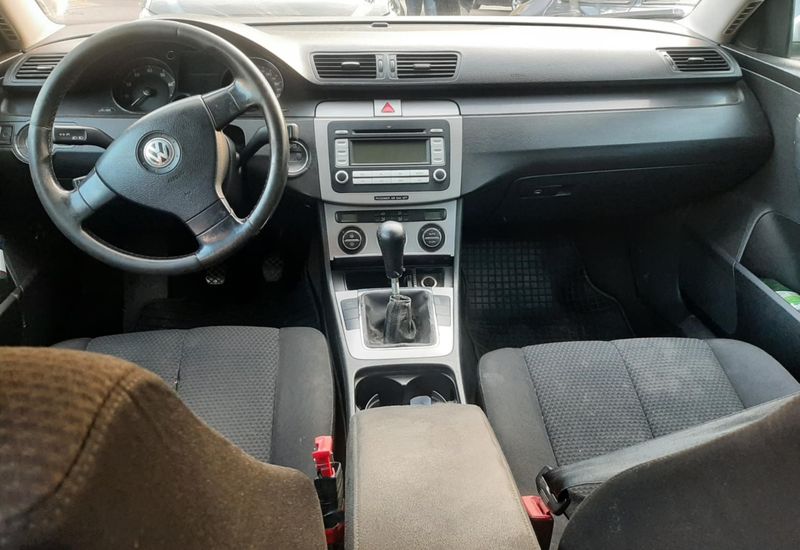 Volkswagen Passat • 2005 • 24,000 km 5