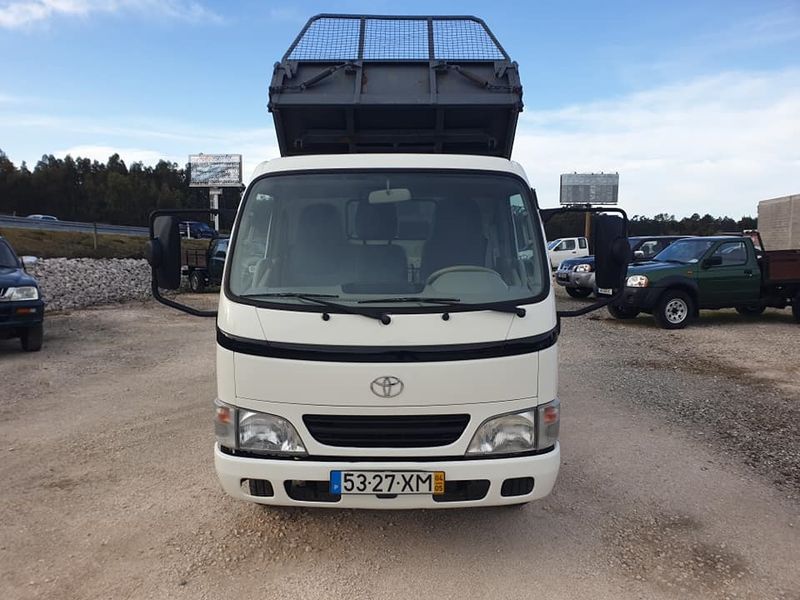 Toyota Dyna • 2004 • 208,000 km 2