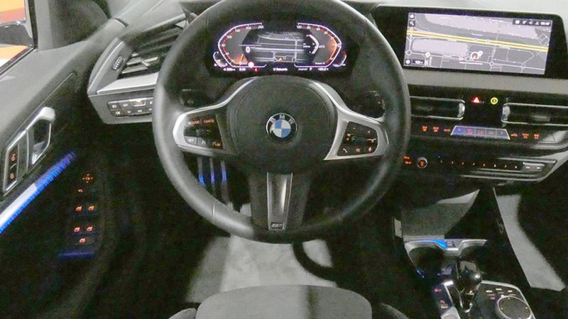 BMW 1 Series • 2022 • 16,287 km 7