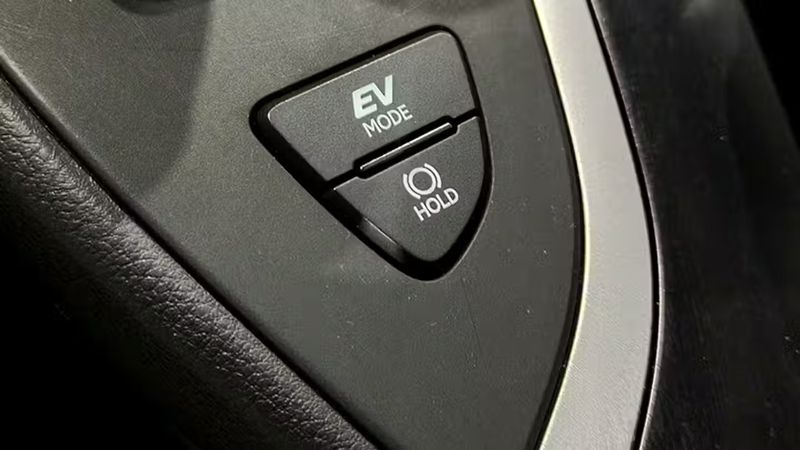 Lexus UX • 2023 • 68,000 km 8