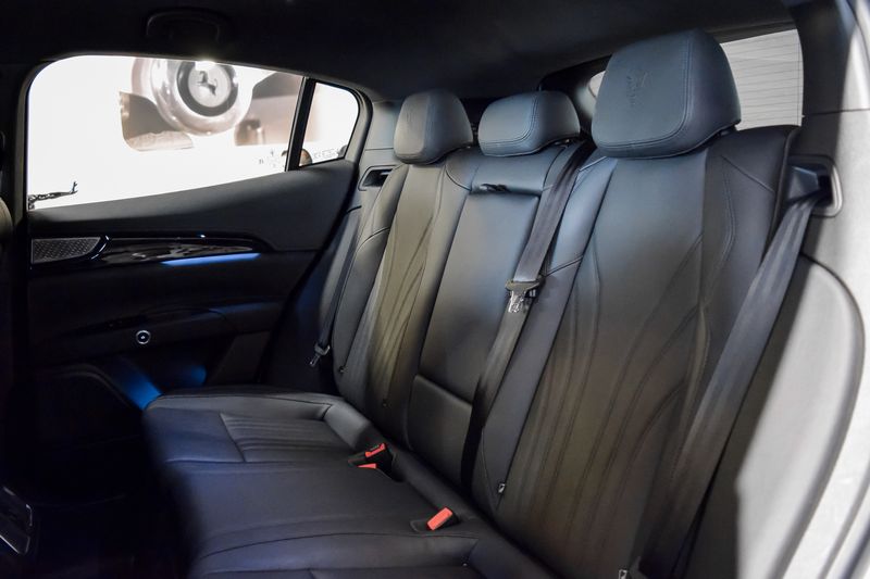 Maserati Coupe • 2022 • 19,900 km 11