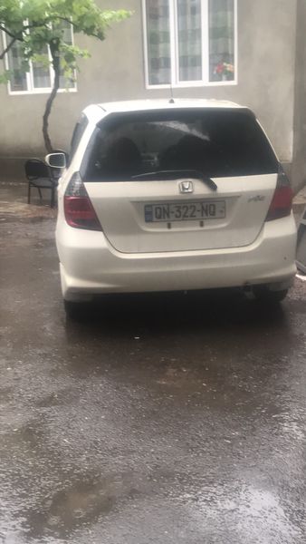 Honda Fit • 2006 • 175,000 mi 2