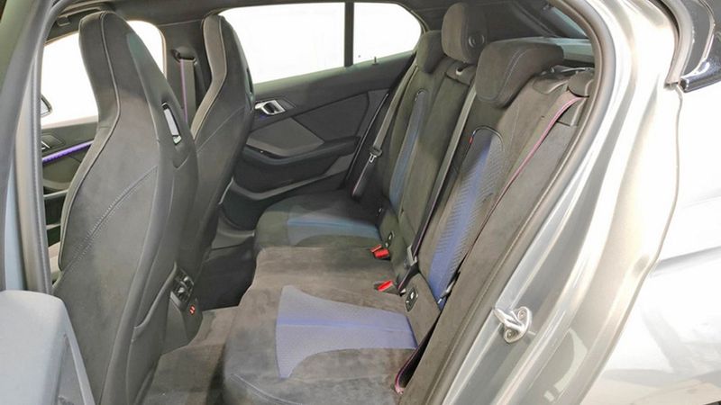 BMW 1 Series • 2024 • 3,264 km 11