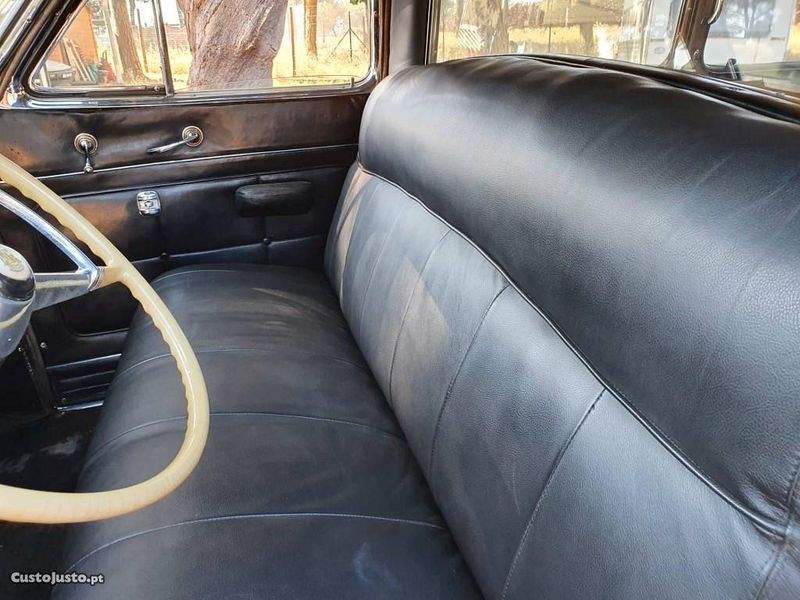 Cadillac Fleetwood • 1980 • 60,000 km 6