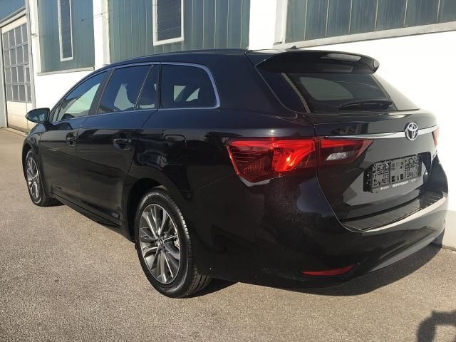 Toyota Avensis • 2017 • 88,000 km 2
