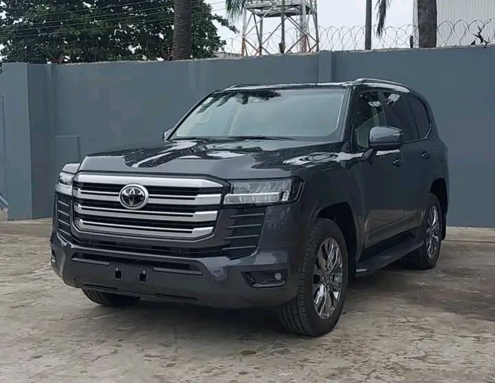 Toyota Land Cruiser • 2019 • 54 km 1