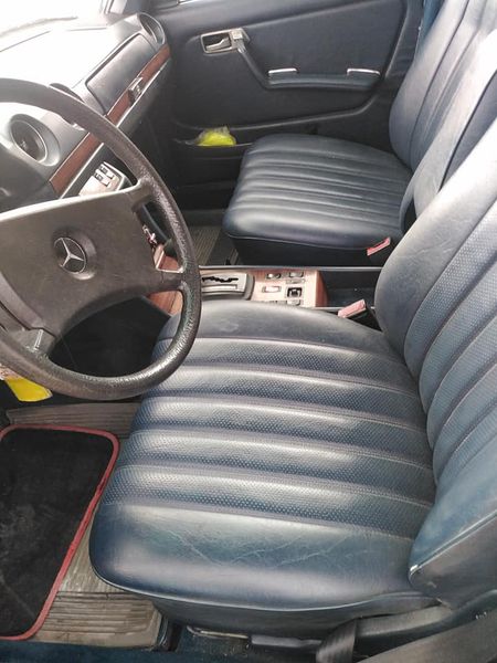 Mercedes-Benz E-320 • 1997 • 4,500 km 4