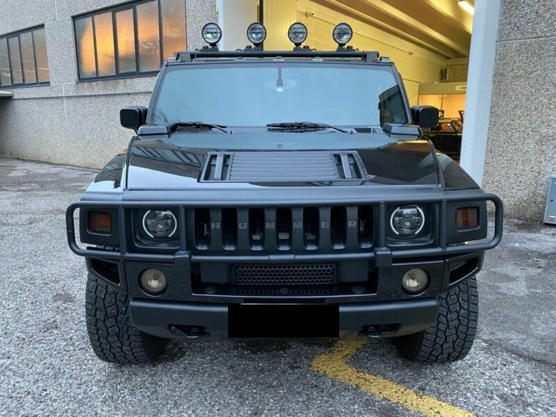 Hummer H2 • 2003 • 65,000 km 1