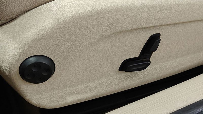 Mercedes-Benz C • 2020 • 67,072 km 12