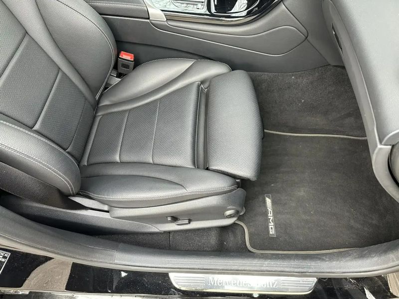 Mercedes-Benz GLC-Class • 2022 • 45,000 km 4